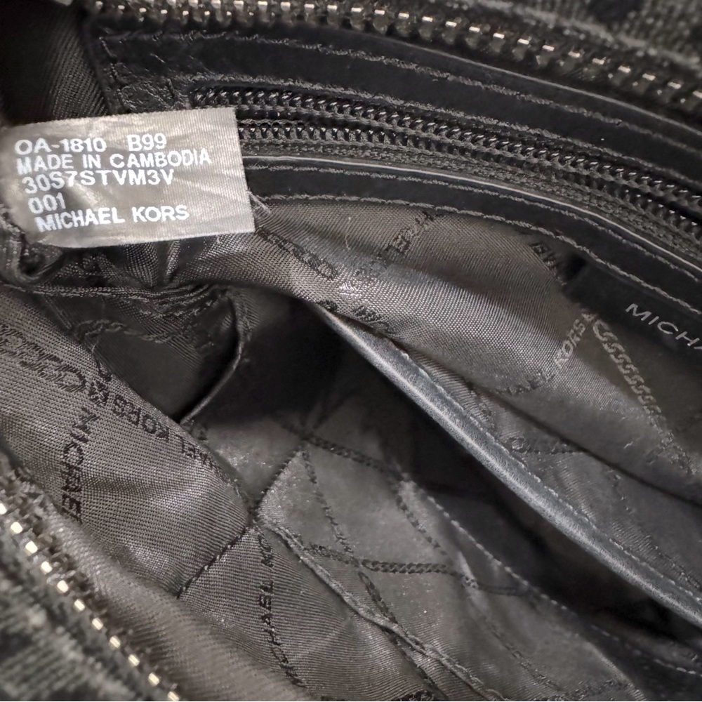 Michael Kors LG MESSENGER Crossbody Black - Picture 11 of 13